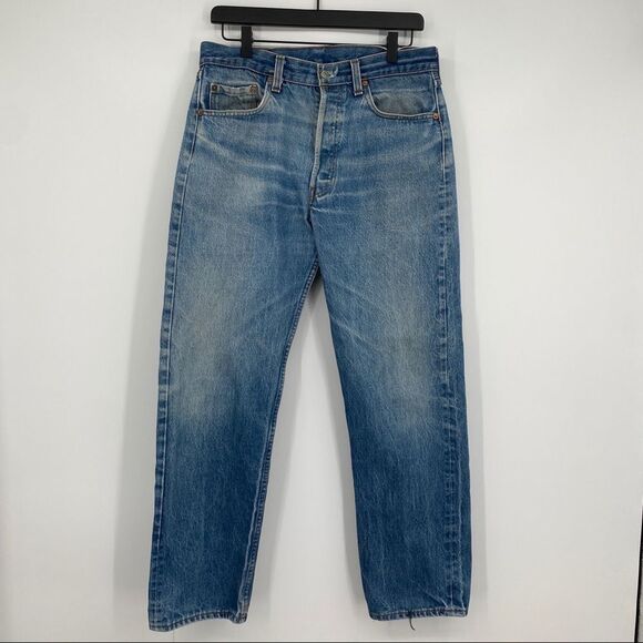 Levi's Women's Quad Button Straight Leg Hi Rise Medium Wash Denim Jeans - Picture 1 of 12